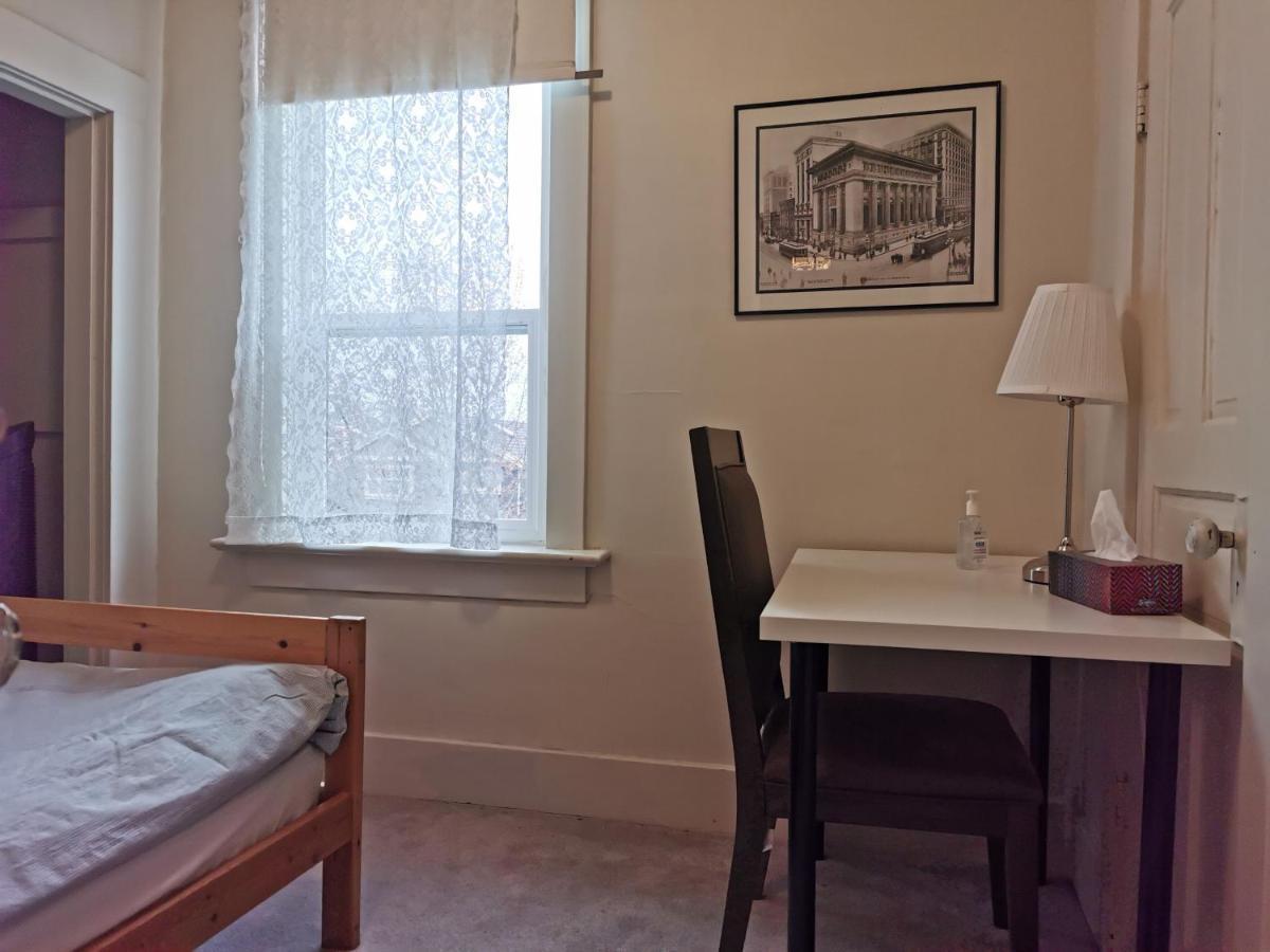 John'S House In Vancouver West Экстерьер фото